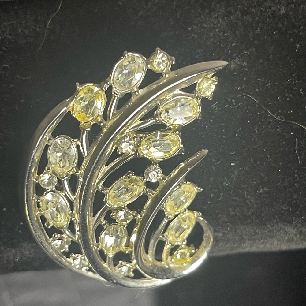 Trifari Yellow Floral Brooch
